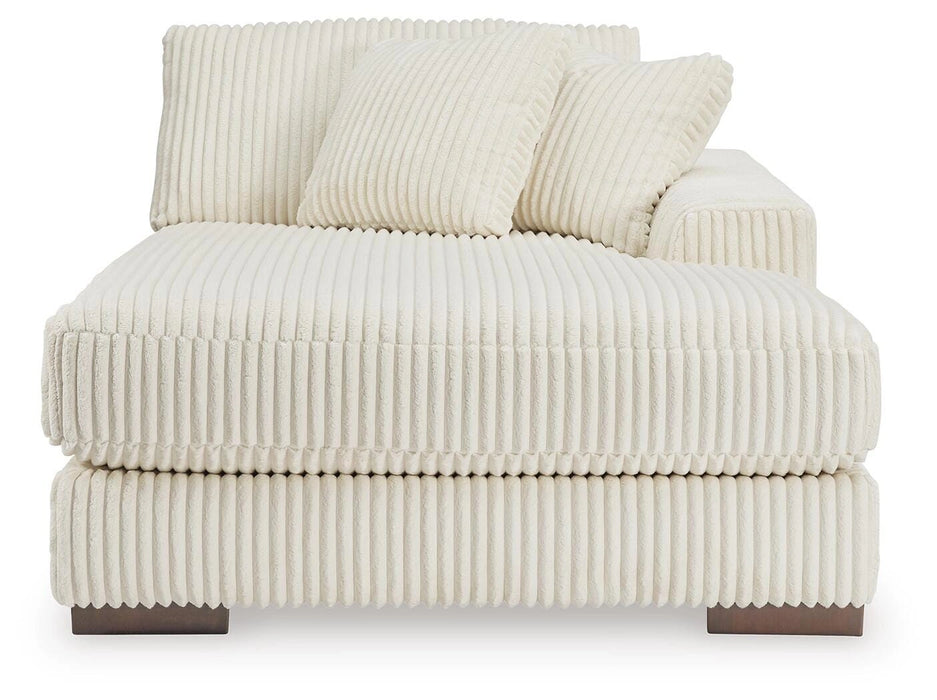 Lindyn Sectional with Chaise