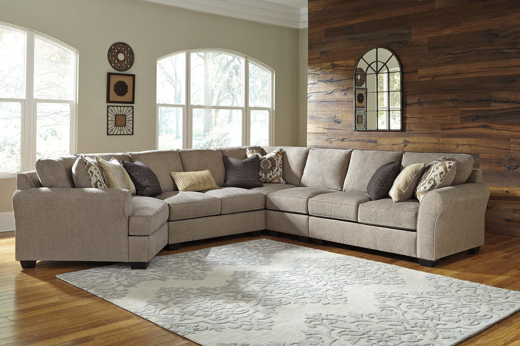 Pantomine Sectional with Cuddler